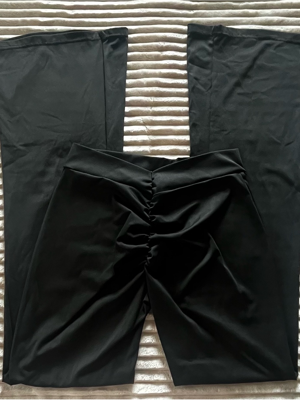 Black Scrunch Bum Flared Leggings ♡